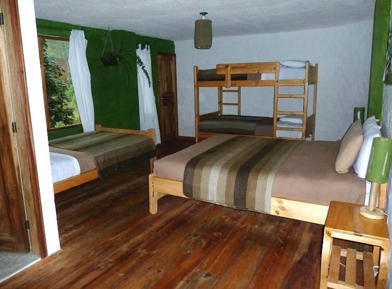La Casa Verde Eco Guest House Baños Rum bild